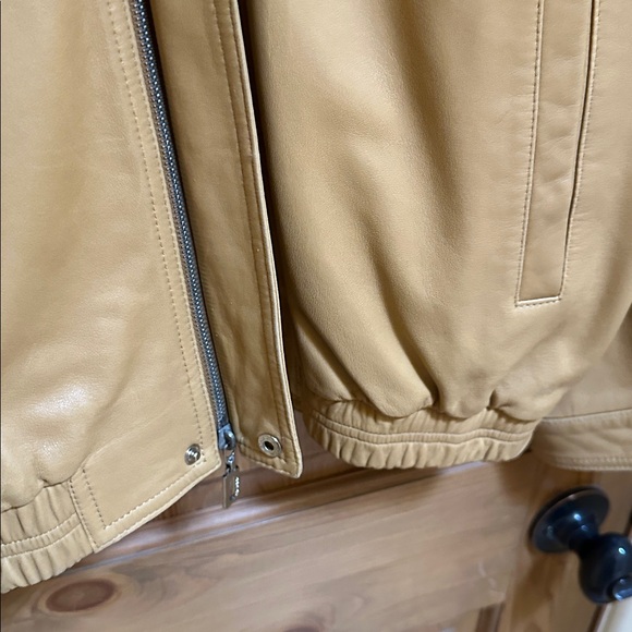 ⬇️ Price Drop⬇️ Bruno Magli Tan Leather Jacket - Picture 6 of 14